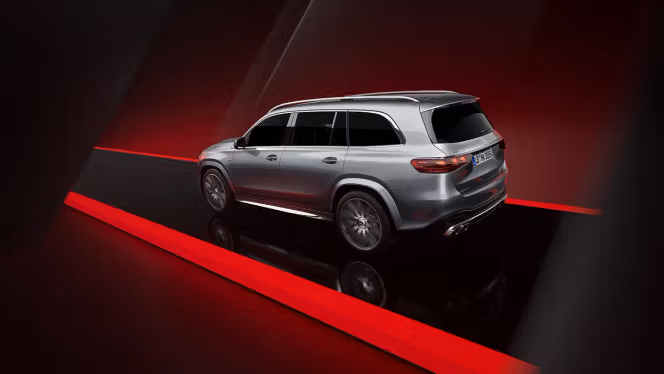Das Bild zeigt den Mercedes-AMG GLS 63 4MATIC+ in silberfarben.