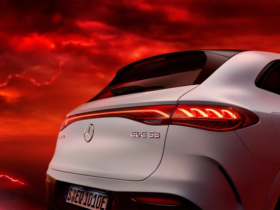 Heck des Mercedes-AMG EQE 53 4MATIC+ SUV.