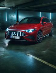 Das Mercedes-AMG CLA 45 4MATIC+ Shooting Brake von vorne