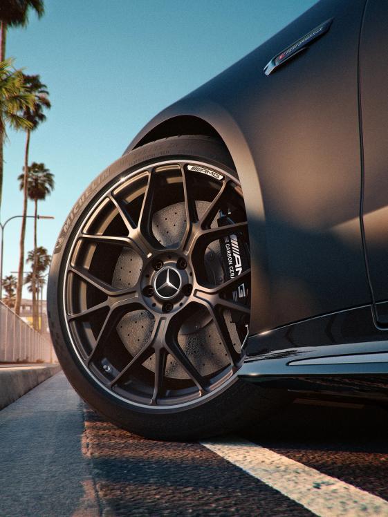 Close-up of the wheel and rim