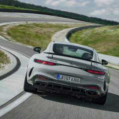 Heckansicht des GT 63 Pro.