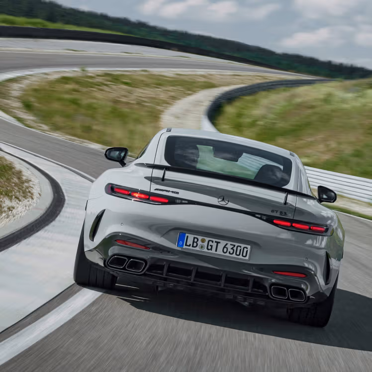 Heckansicht des GT 63 Pro.