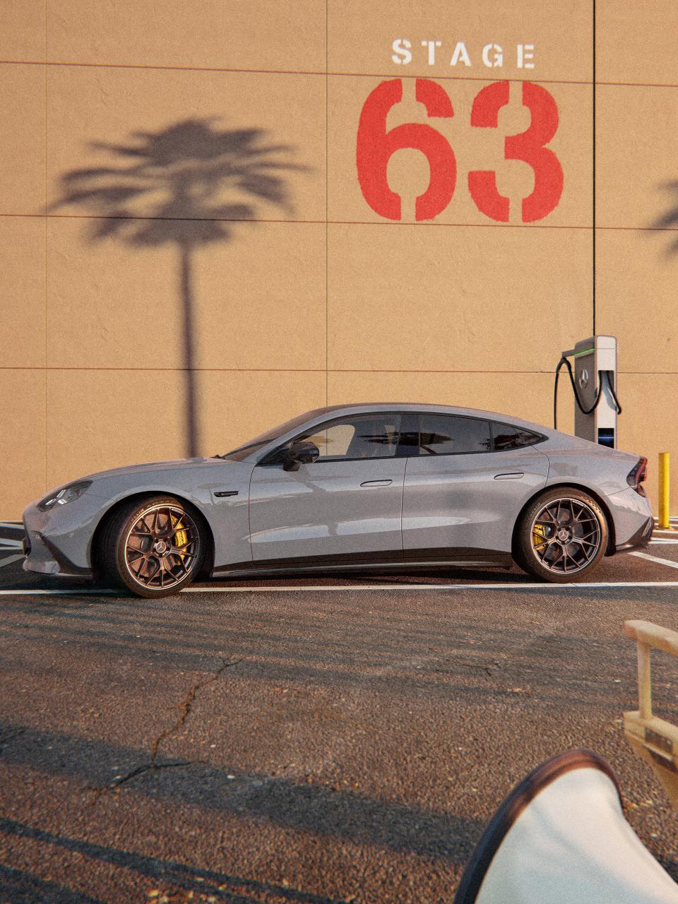 Das Mercedes-AMG GT 4-Türer Coupé in der Seitenansicht