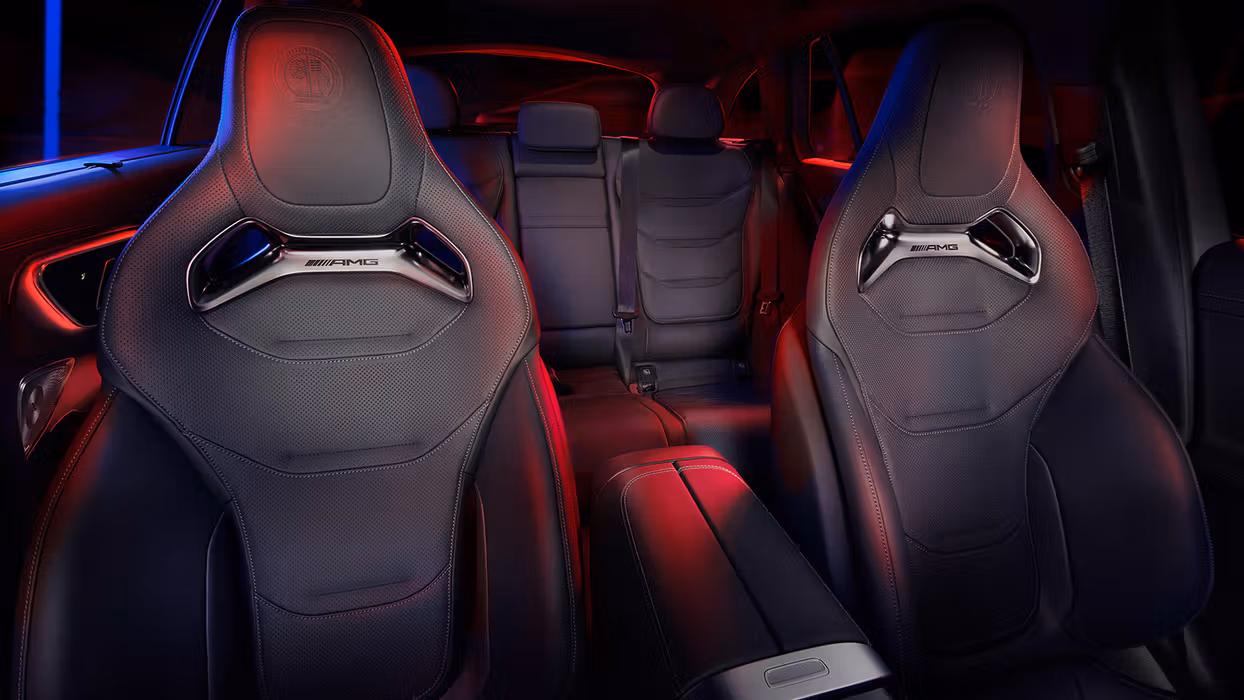 Performance seats of the Mercedes-AMG C 63 S E PERFORMANCE Estate
