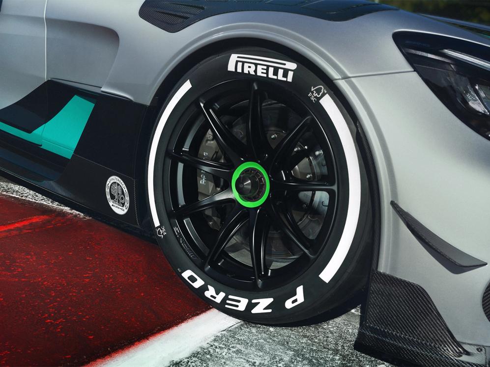 Detailansicht Reifen des Mercedes-AMG GT2 Edition W16