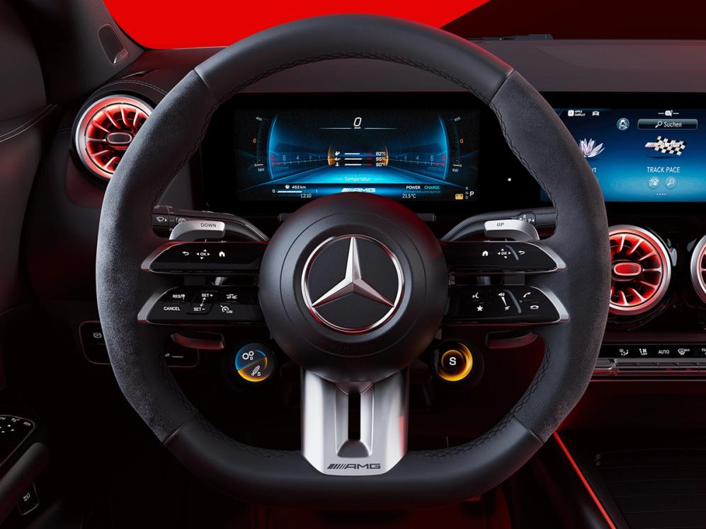 AMG Performance Lenkrad im neuen Mercedes-AMG GLA 35.