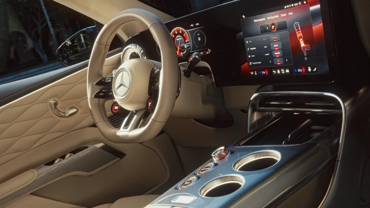 Der Innenraum des Mercedes-AMG GT 55 SUV