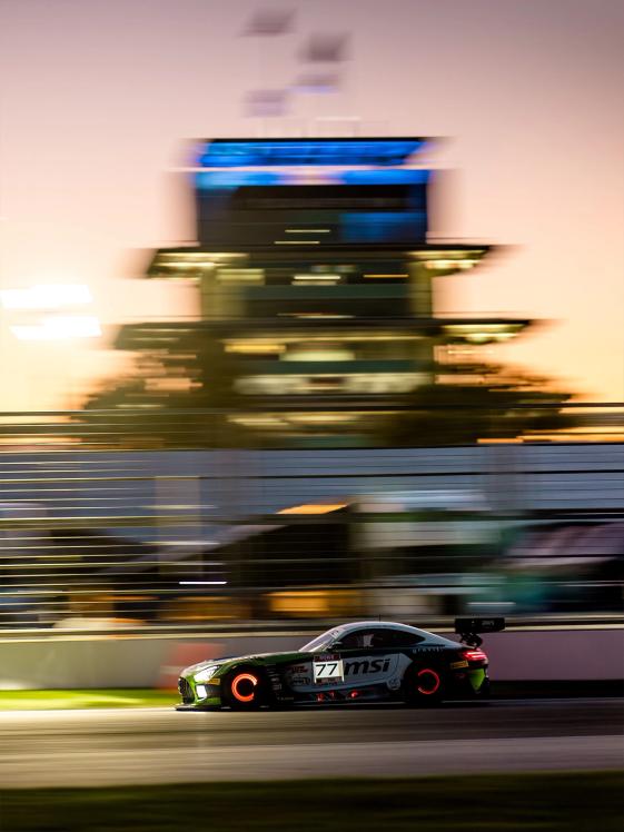 Mercedes-AMG GT Fahrzeug aus der Seitenperspektive