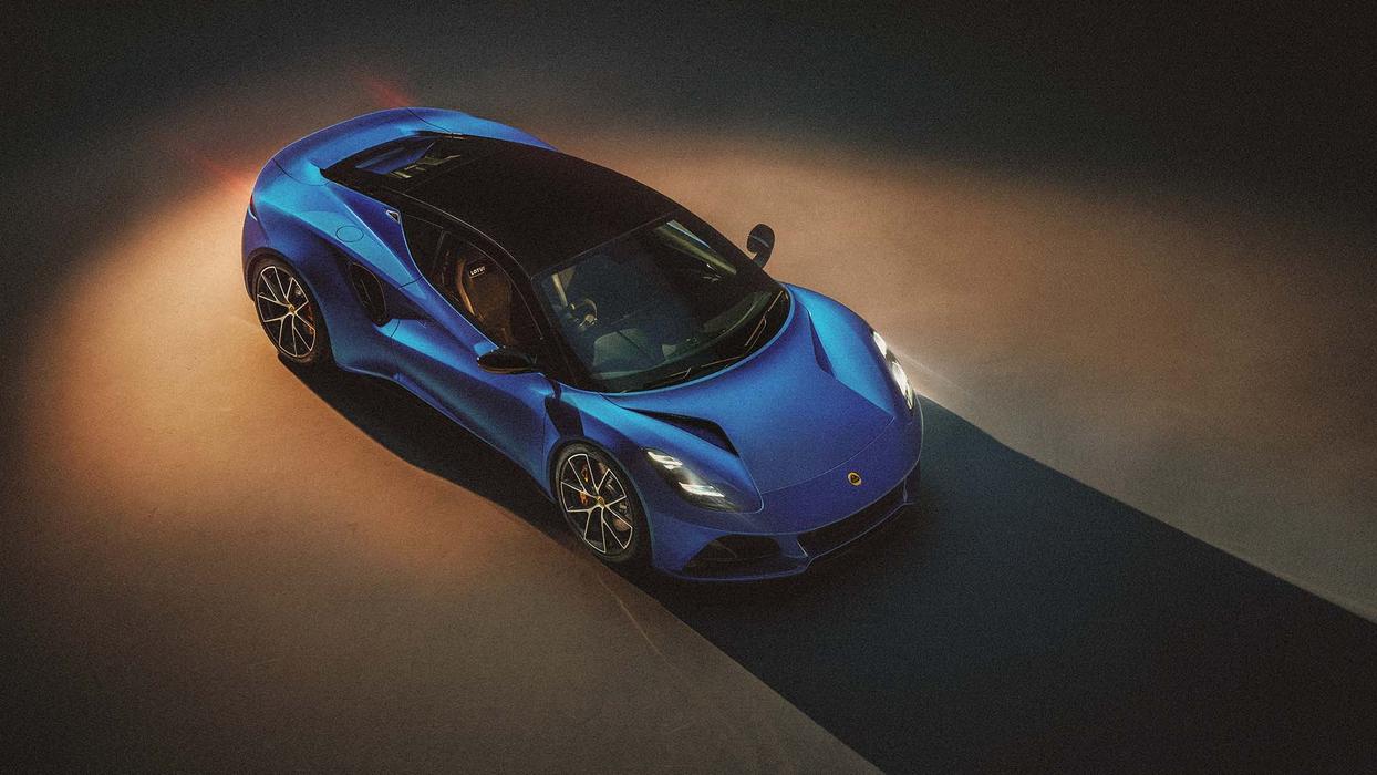 Ein blauer Lotus Emira