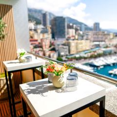Der Blick vom Balkon eines Appartments in Monaco auf den Hafen und die Rennstrecke während des Grand Prix.