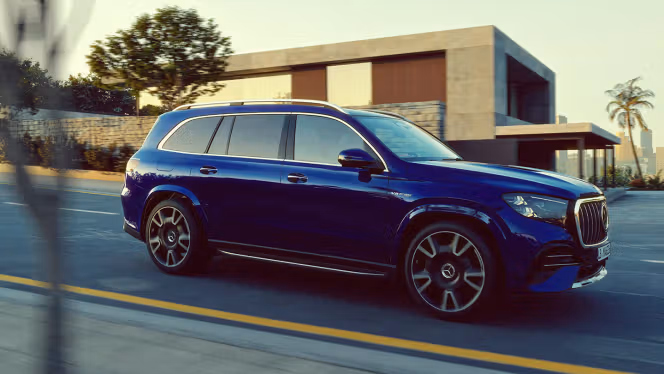 The picture shows the new Mercedes-AMG GLS 63 4MATIC+ in blue