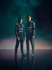 Kimi Antonelli and George Russell in race kit.