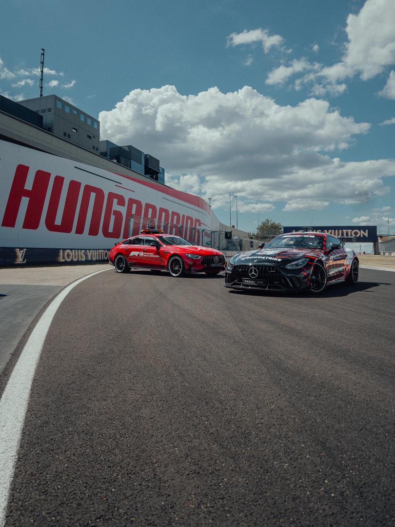 Safety Car und Medical Car auf der Strecke