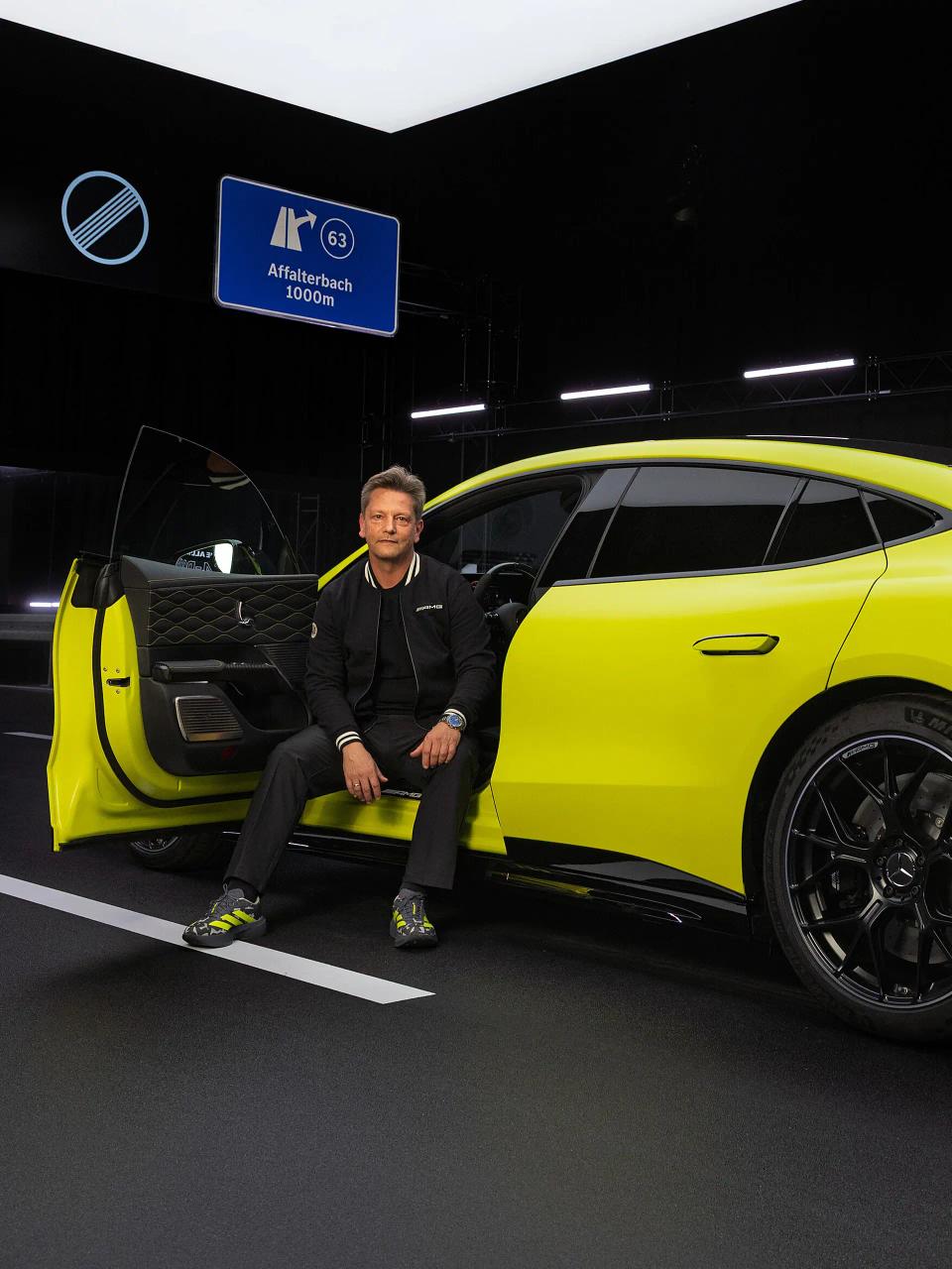 Mercedes-AMG Produktmanager mit dem neuen Mercedes-AMG SL