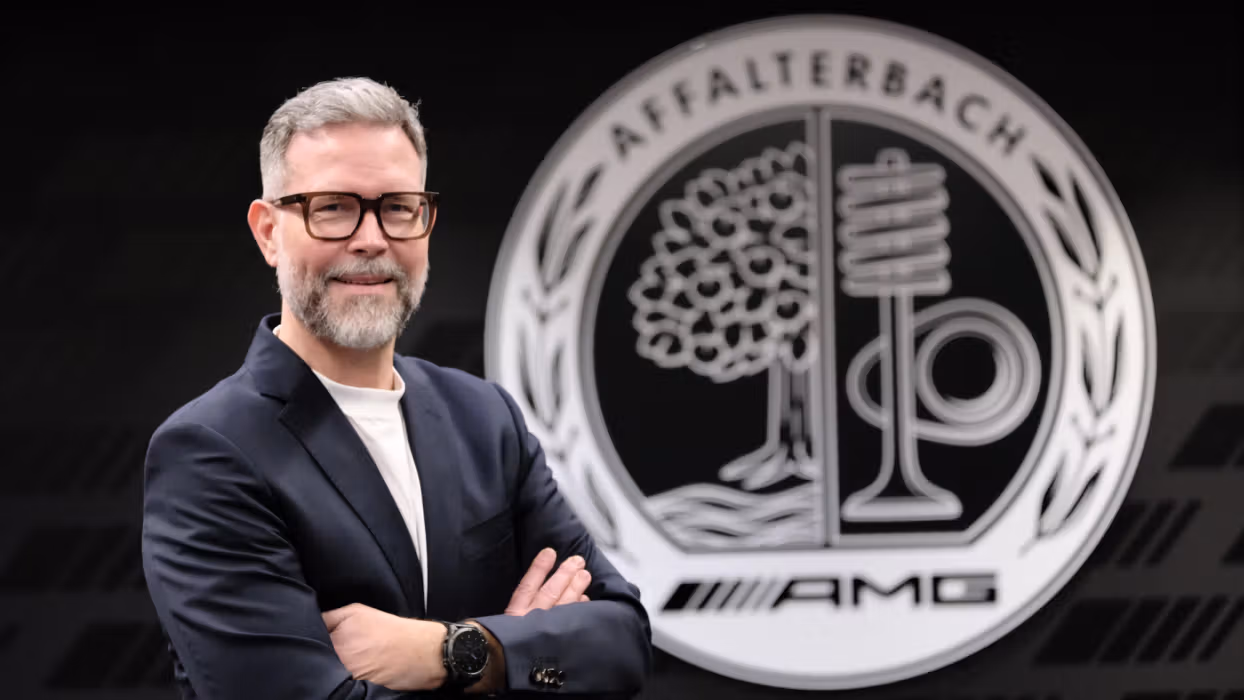 Uwe Renz am Steuer eines Mercedes-AMG