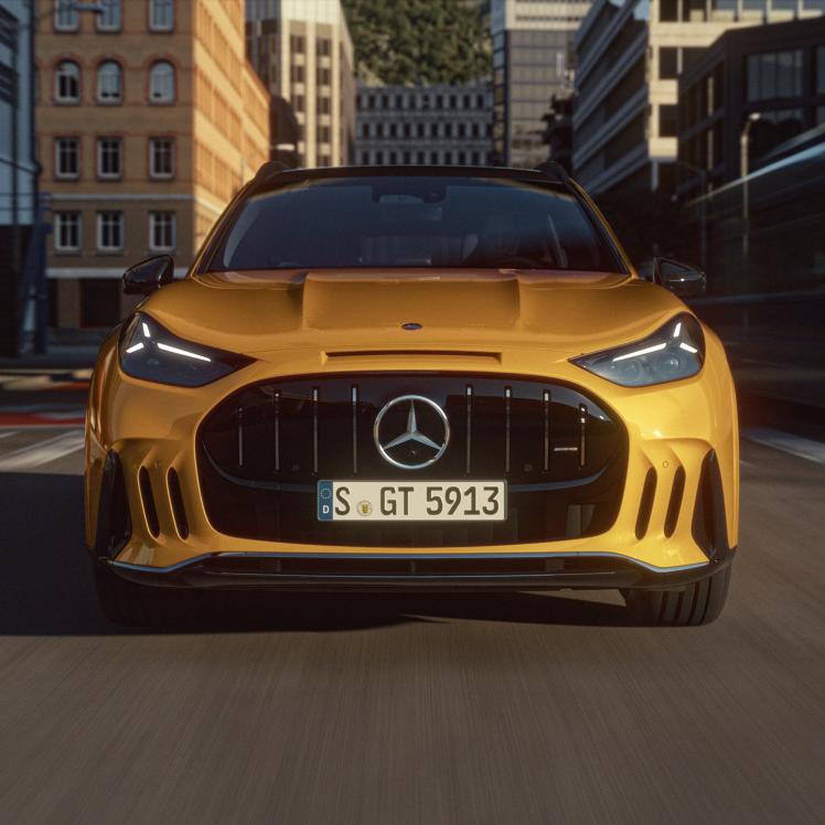 Frontale Ansicht auf den Mercedes-AMG GT 55 SUV 