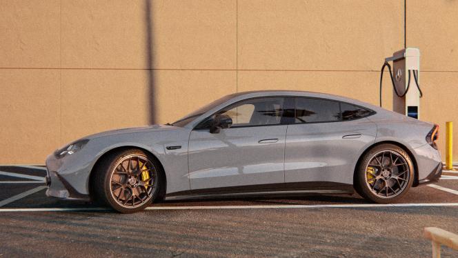 Das Mercedes-AMG GT 4-Türer Coupé in der Seitenansicht