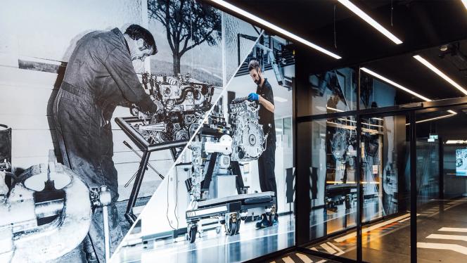 Picture of an engine construction from the Mercedes-AMG Museum