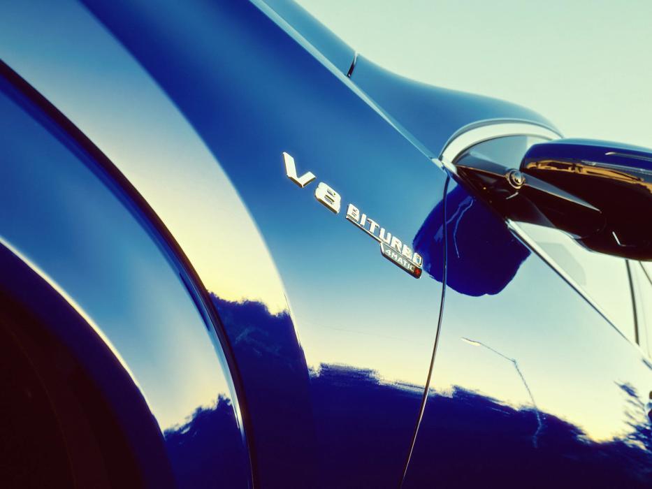 V8 BITURBO 4MATIC+ lettering