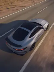 Der neue Mercedes-AMG GT Coupé 63 auf einem Highway.
