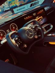 The steering wheel of the CONCEPT AMG GT XX