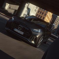 Frontansicht auf den Mercedes-AMG GT 63 SUV