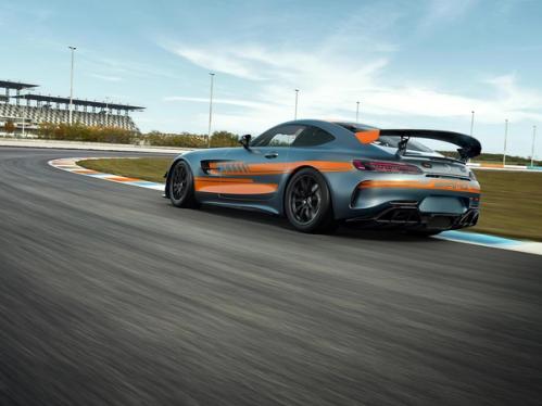 Seitenansicht des Mercedes-AMG GT4