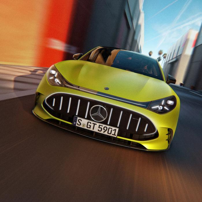 Front view of the Mercedes-AMG GT 63 4-Door Coupé