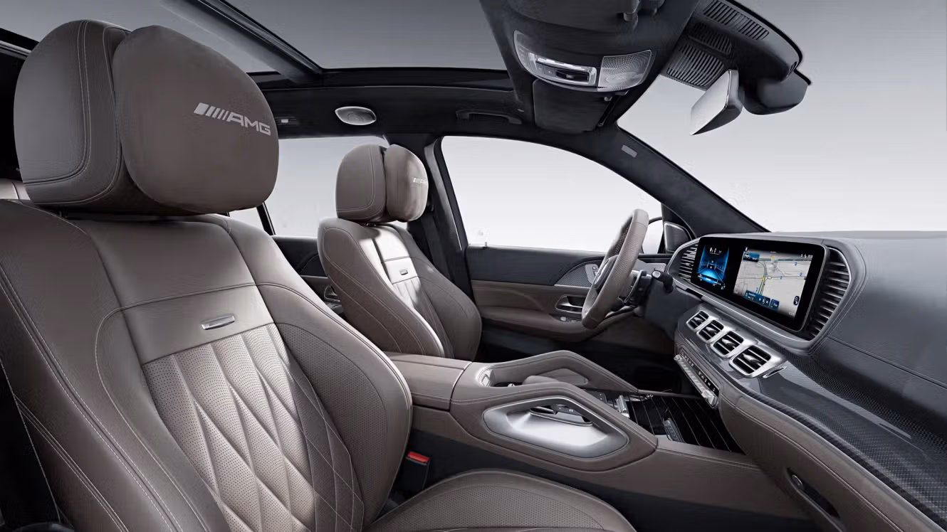 Close-up of the headrest in MANUFAKTUR tartufo brown.