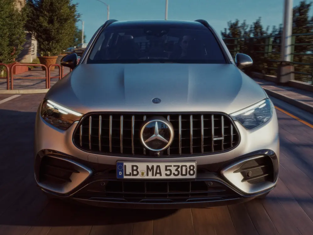 Front view Mercedes-AMG GLC 53 4MATIC+ SUV