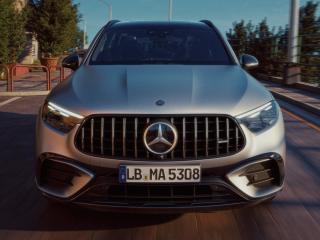 Front view Mercedes-AMG GLC 53 4MATIC+ SUV