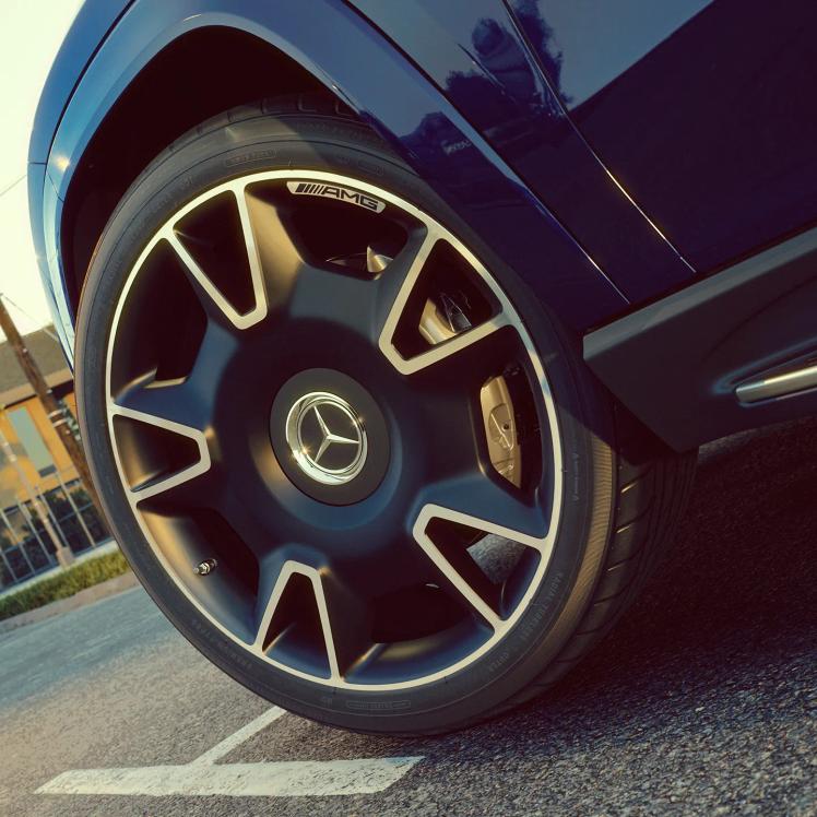 Close-up of the tyre