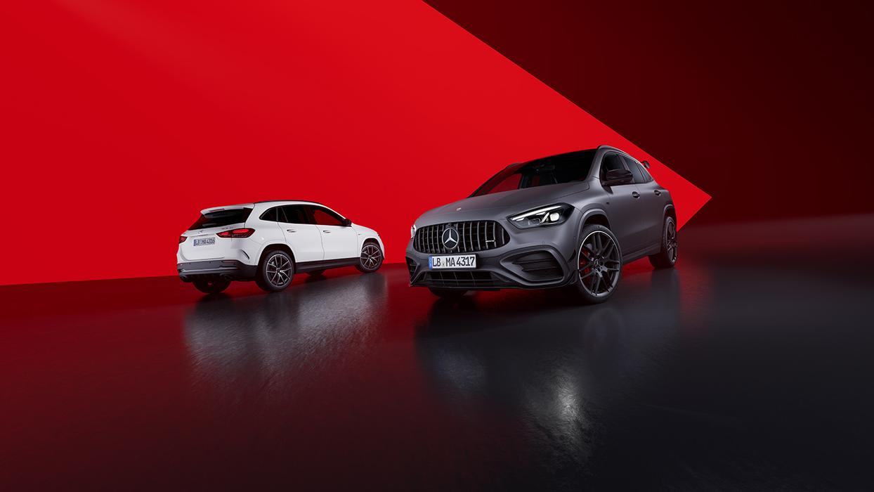 Der neue Mercedes-AMG GLA SUV 35 und 45 S 4MATIC+ nebeneinander 