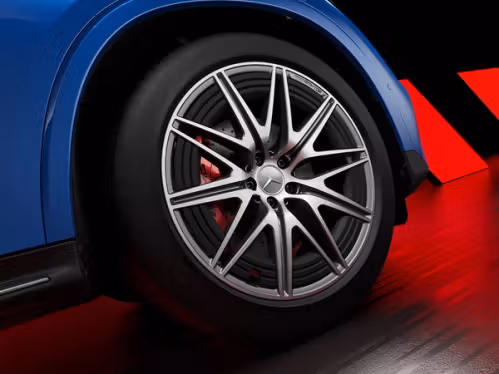 Tyres and rims of the new Mercedes-AMG GLC 43.
