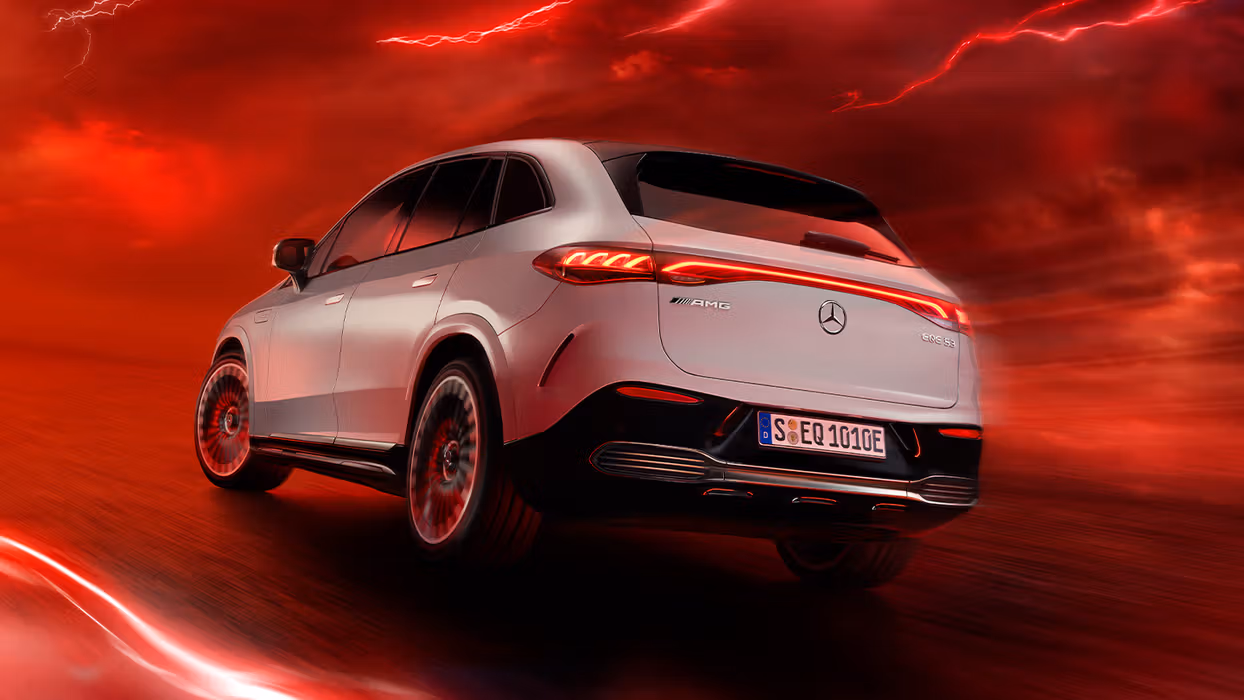 Mercedes-AMG EQE 53 SUV.