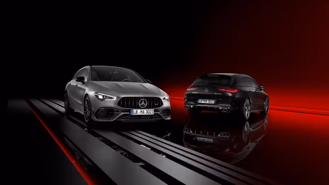 Der Mercedes-AMG CLA 35 Shooting Brake und Mercedes-AMG CLA 45 S Shooting Brake stehen nebeneinander