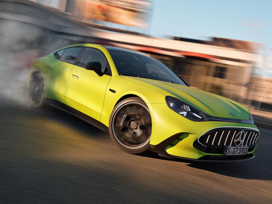 Das Mercedes-AMG GT 4-Türer Coupé beim driften