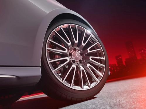 Mercedes-AMG E 53 T-Modell Felge im Fokus.