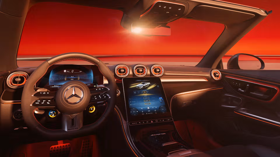 Dashboard und Konsole des Mercedes-AMG CLE Cabriolet