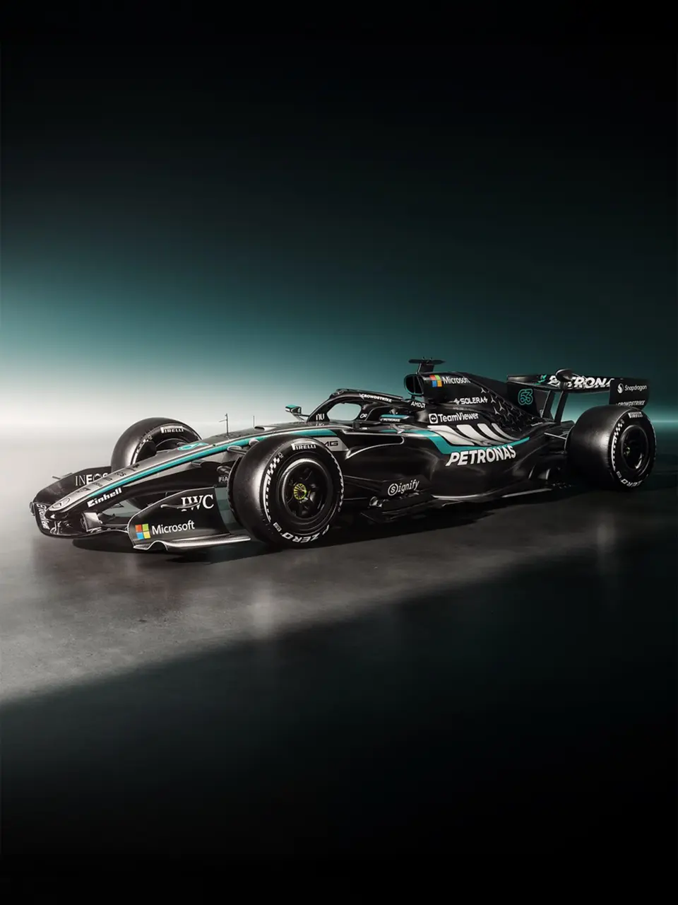 The Mercedes-AMG F1 W17 E PERFORMANCE side view.