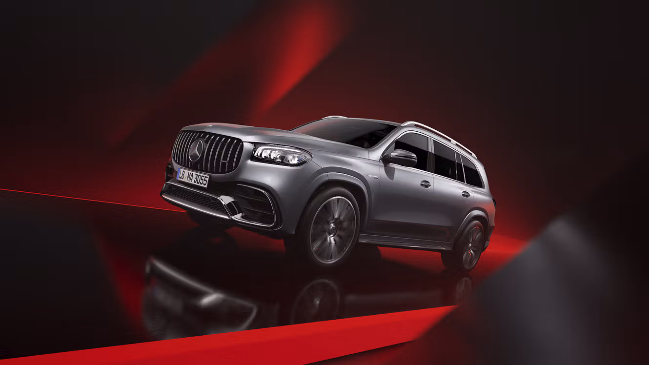 Side front view of the Mercedes-AMG GLS 63 SUV in silver colour.
