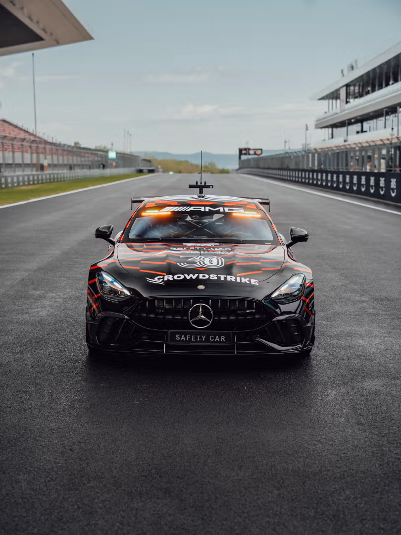 Safety Car auf der Strecke