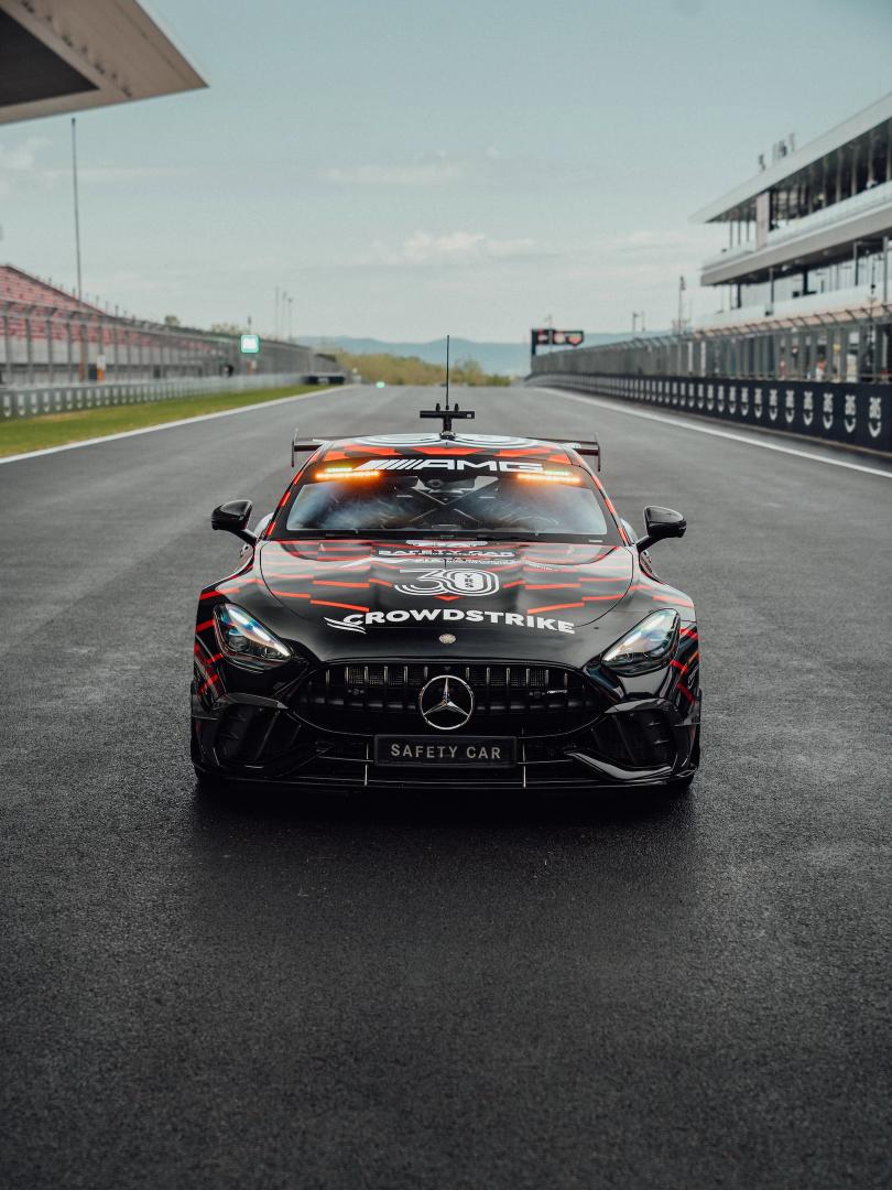 Safety Car auf der Strecke