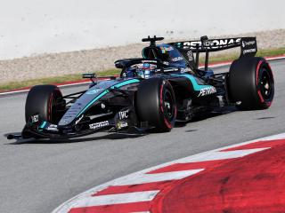 The Mercedes-AMG F1 W17 E PERFORMANCE side view.