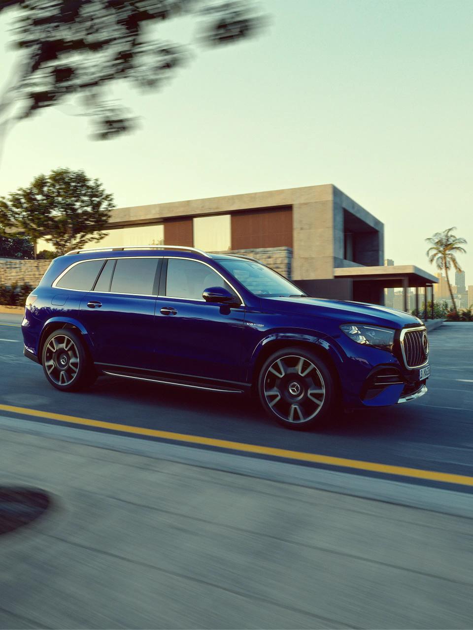 Side view of the Mercedes-AMG GLS SUV